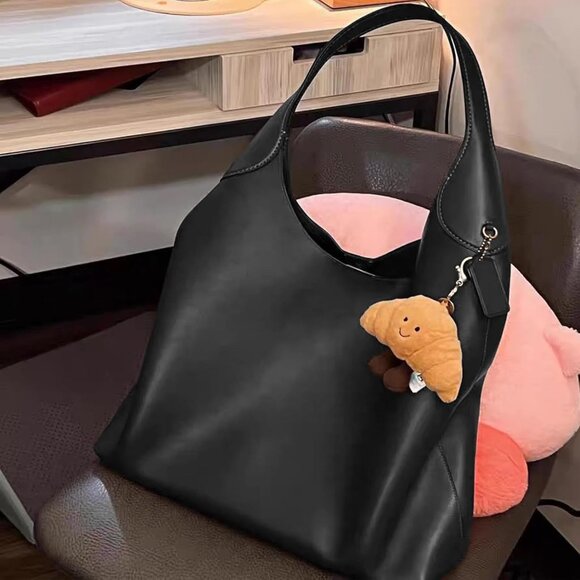 Chic Black Crossbody Bag for Women - Soft PU Leather Tote with Magnetic Closure - Picture 6 of 6